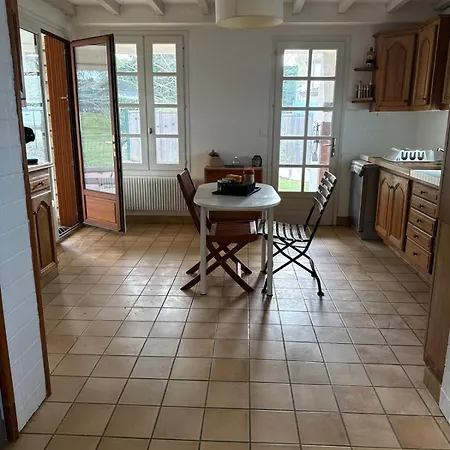 Holiday home Maison 140m Avec Jardin Arbore 1 700m Foulayronnes